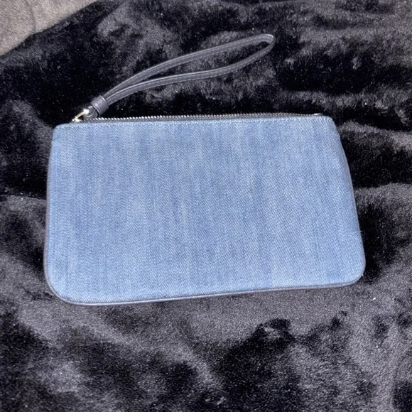 Coach Rare Blue Denim limited Wristlet with Hawaii Tropical Patches - Picture 3 of 3